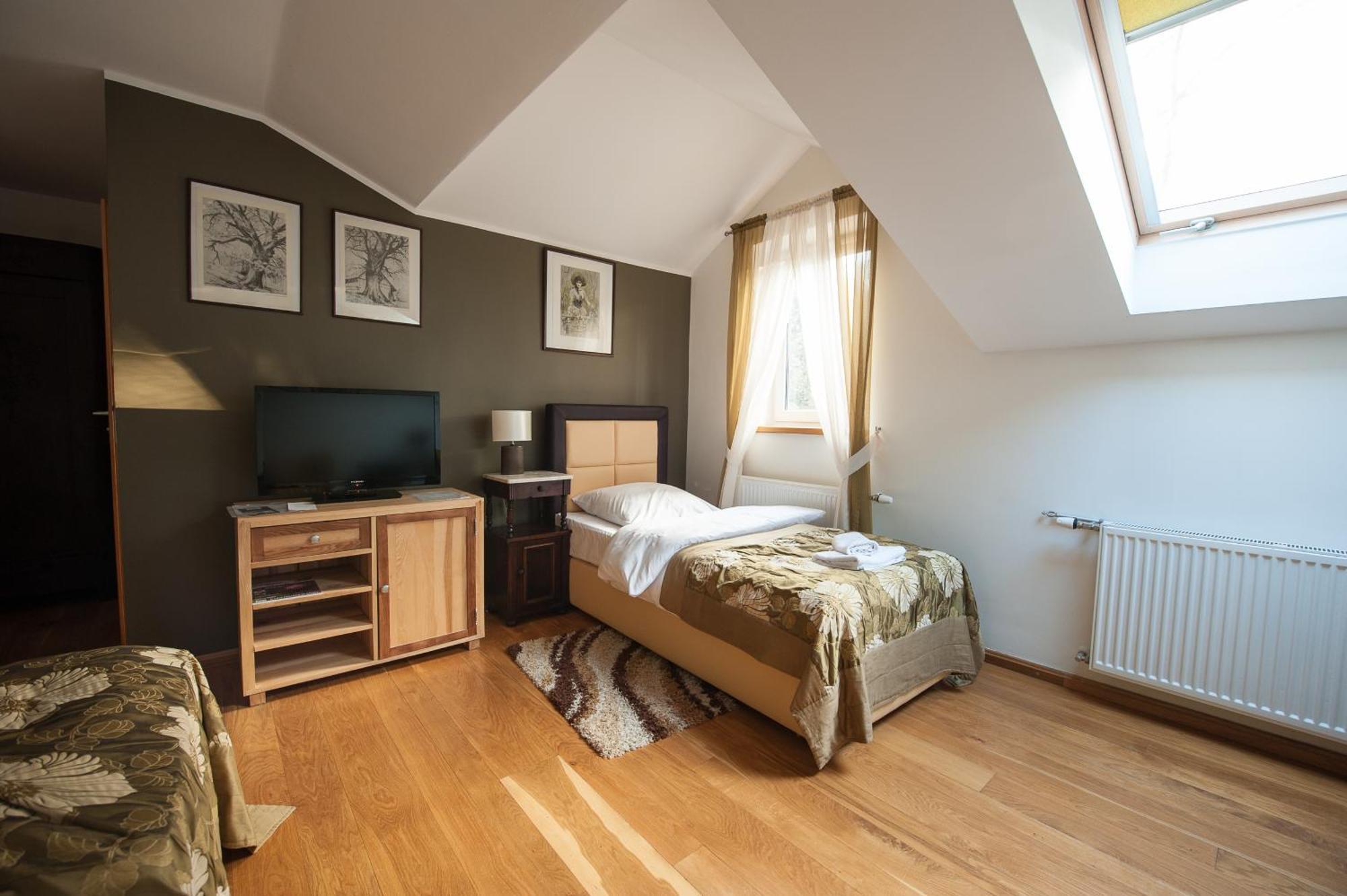 Siedem Drzew Hotel Biskupice  Bilik gambar
